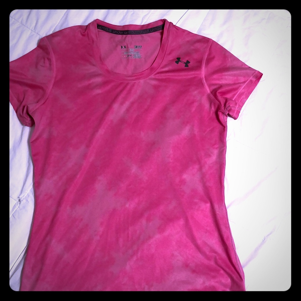 Women’s Under Armour athletic top sz S